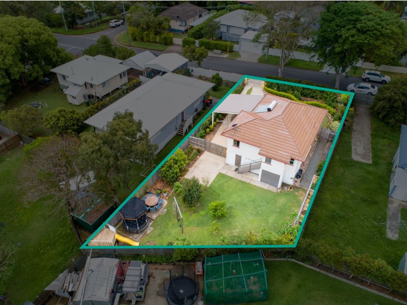 75 Cradock Street, Holland Park QLD 4121