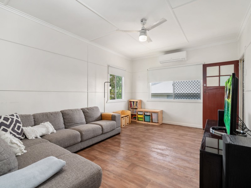 75 Cradock Street, Holland Park QLD 4121