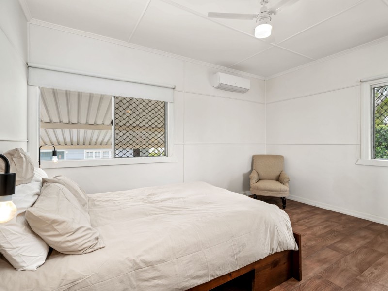 75 Cradock Street, Holland Park QLD 4121