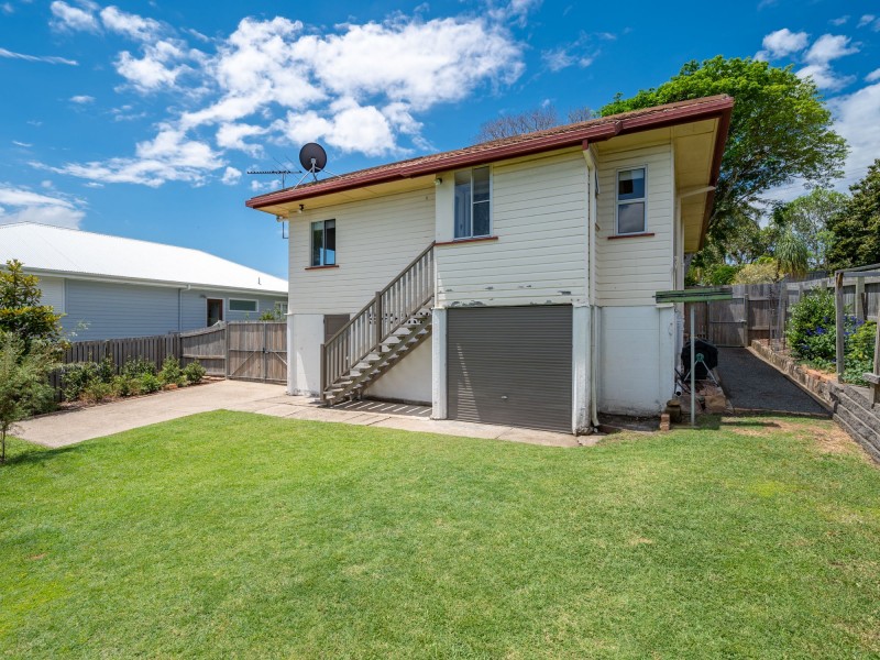 75 Cradock Street, Holland Park QLD 4121