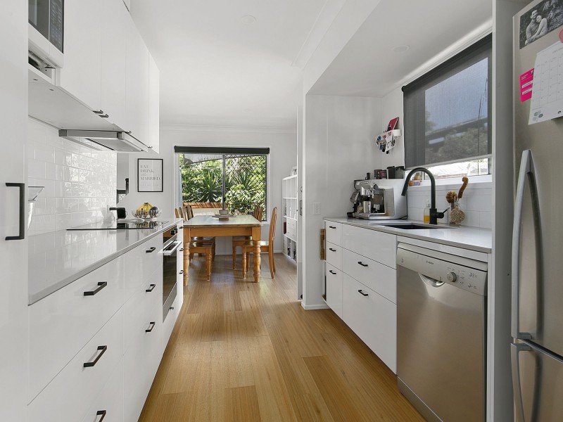 19 Water Street, Red Hill QLD 4059