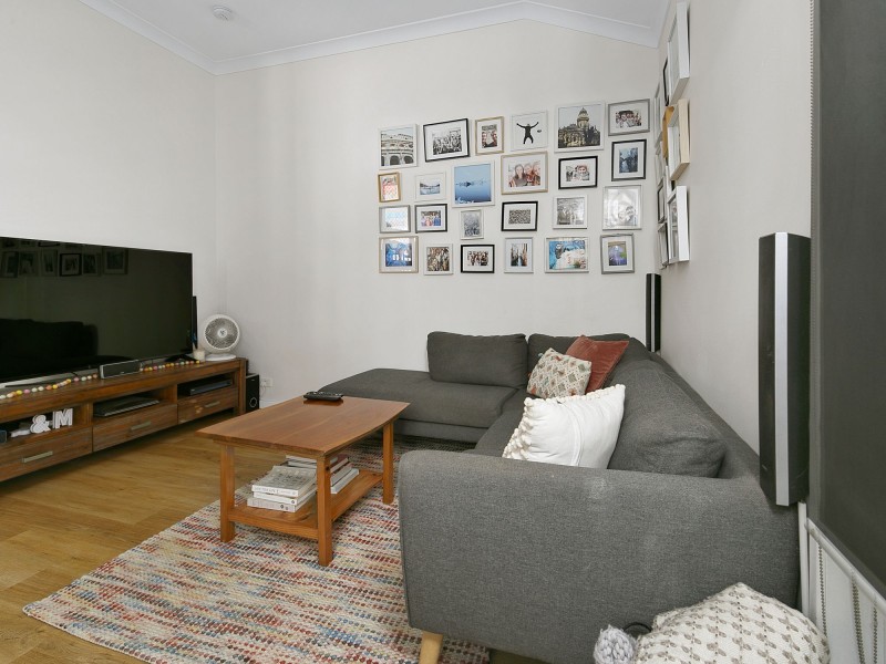 19 Water Street, Red Hill QLD 4059