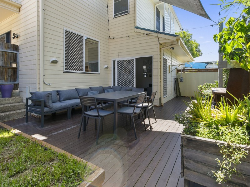 19 Water Street, Red Hill QLD 4059