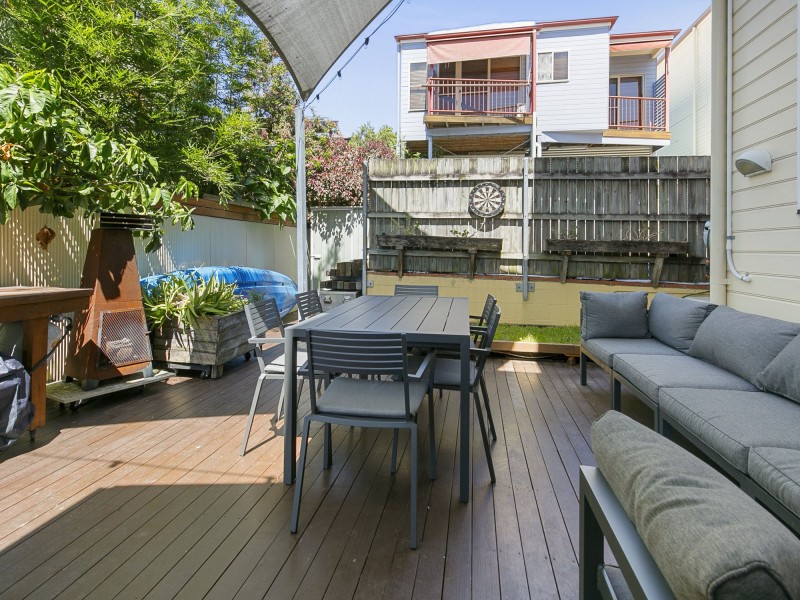 19 Water Street, Red Hill QLD 4059