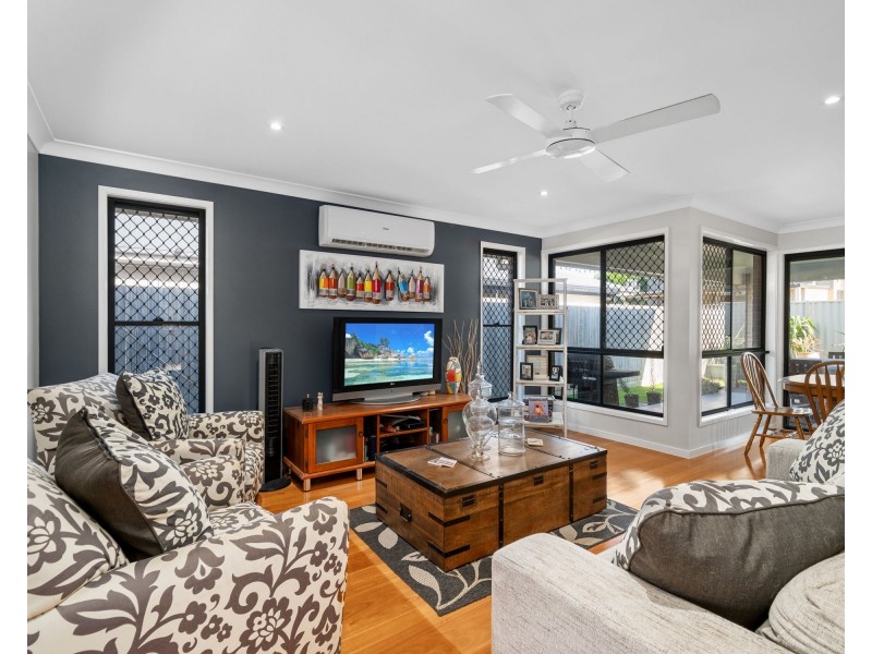 10 Hoskins Drive, Wellington Point QLD 4160