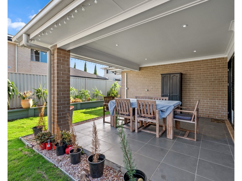 10 Hoskins Drive, Wellington Point QLD 4160