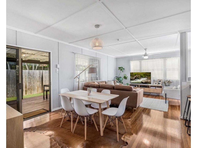 86 Roseneath Parade, Wynnum West QLD 4178