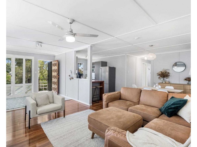 86 Roseneath Parade, Wynnum West QLD 4178