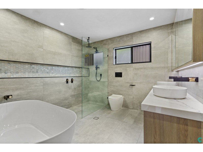 24 Bankside Street, Nathan QLD 4111