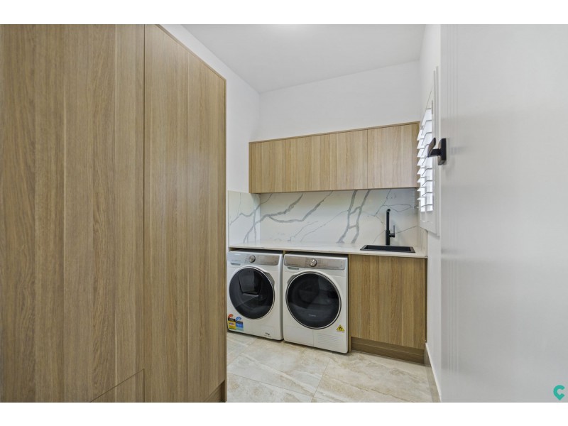 24 Bankside Street, Nathan QLD 4111