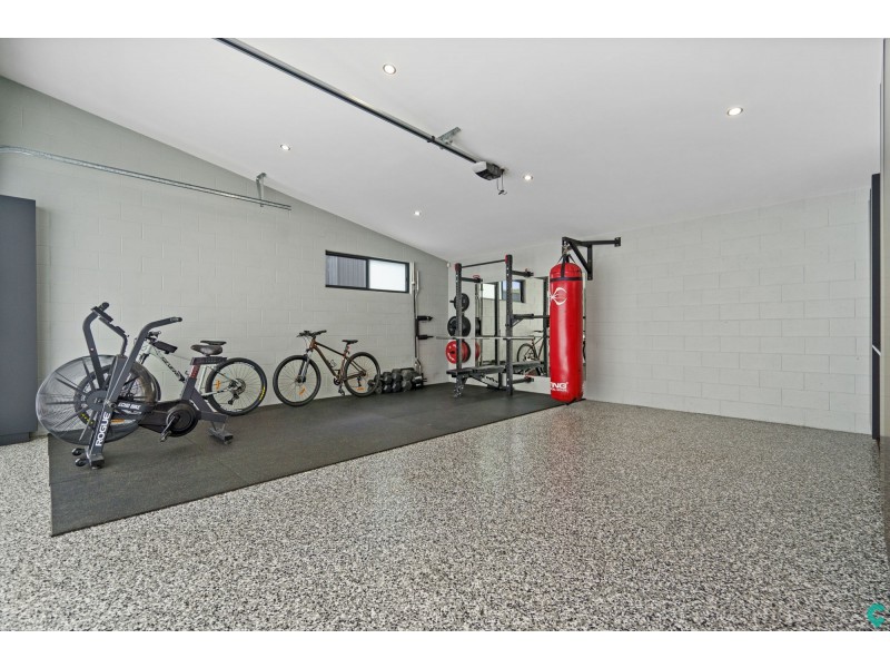 24 Bankside Street, Nathan QLD 4111