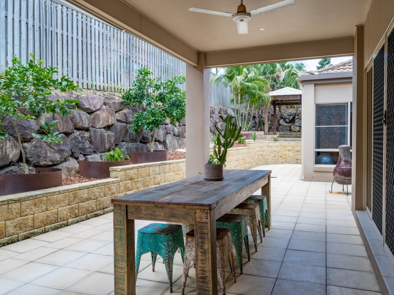 5 Minyon Court, Pacific Pines QLD 4211