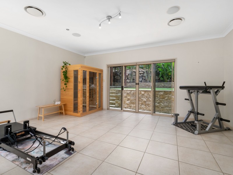 5 Minyon Court, Pacific Pines QLD 4211