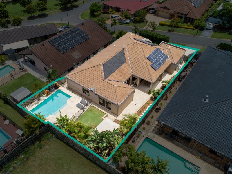 5 Minyon Court, Pacific Pines QLD 4211