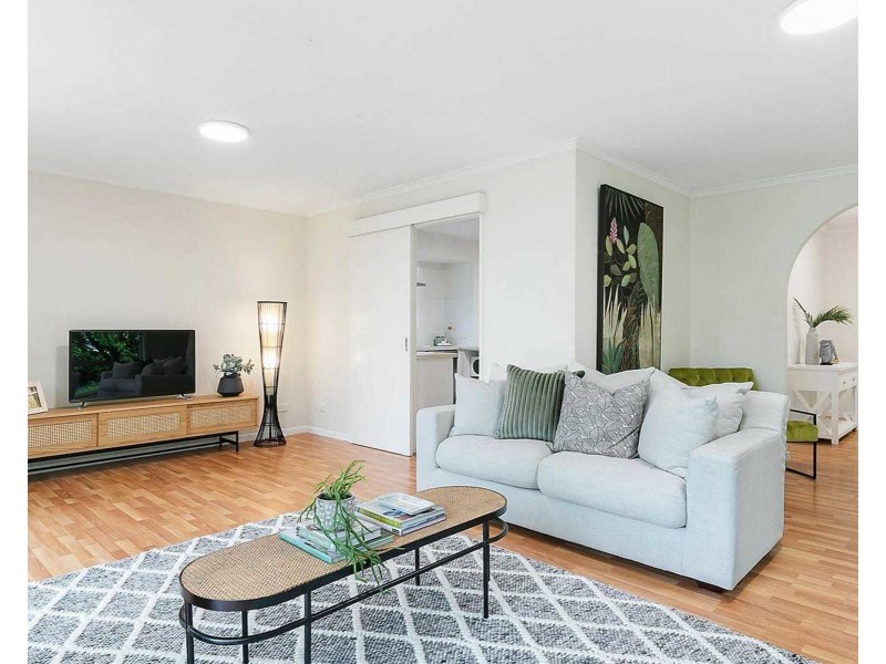 585 Cavendish Road, Coorparoo QLD 4151