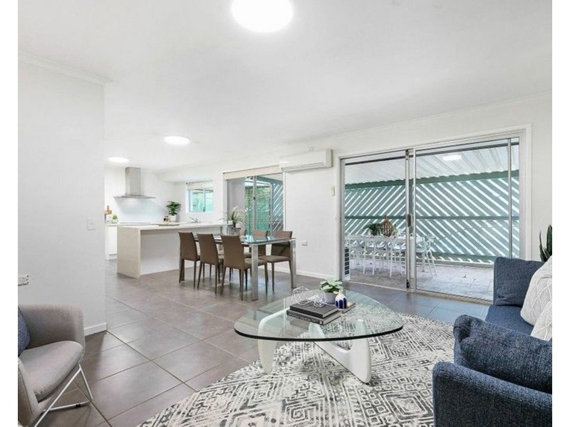 585 Cavendish Road, Coorparoo QLD 4151