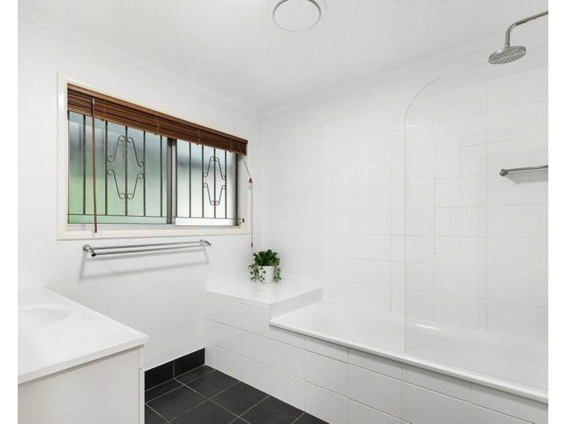 585 Cavendish Road, Coorparoo QLD 4151