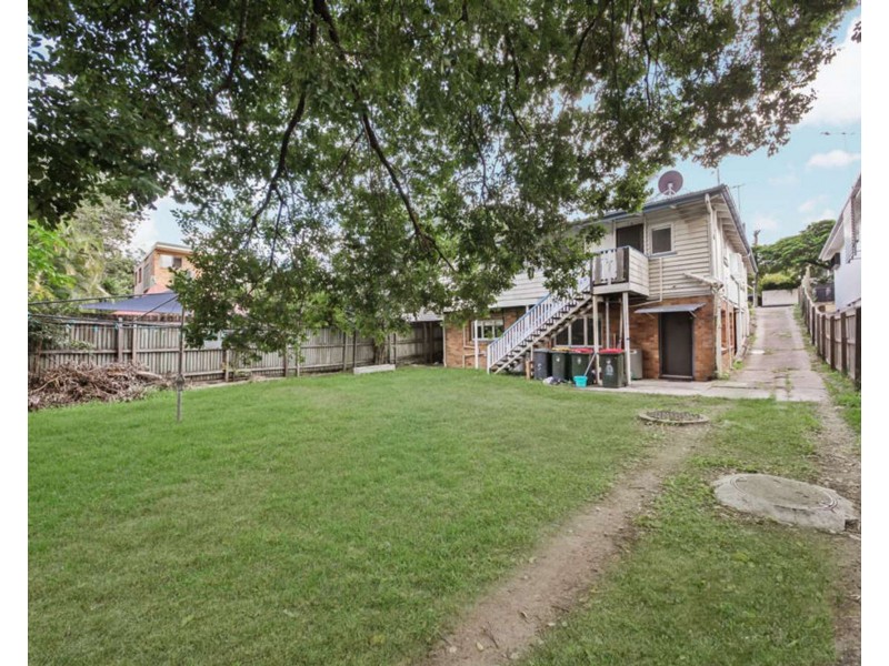 2/25 Oriel Road, Clayfield QLD 4011