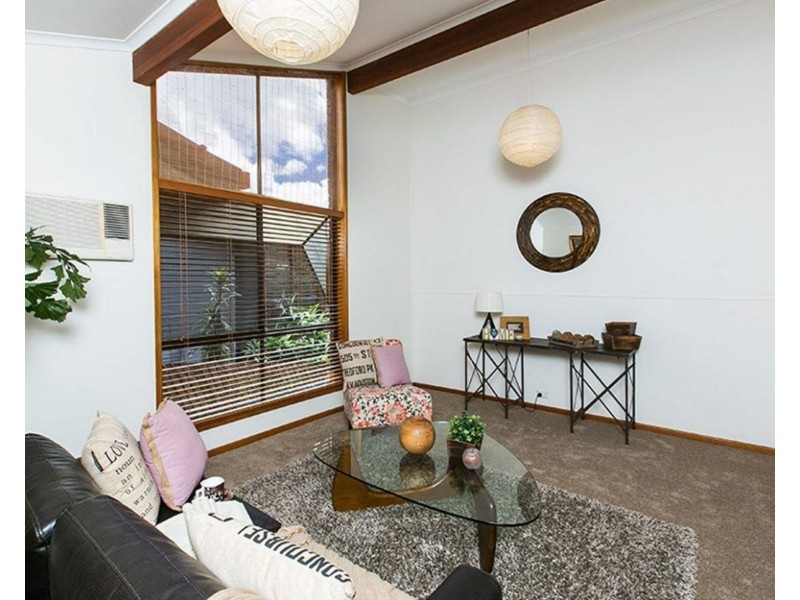 19 Dalton Street, Yeronga QLD 4104