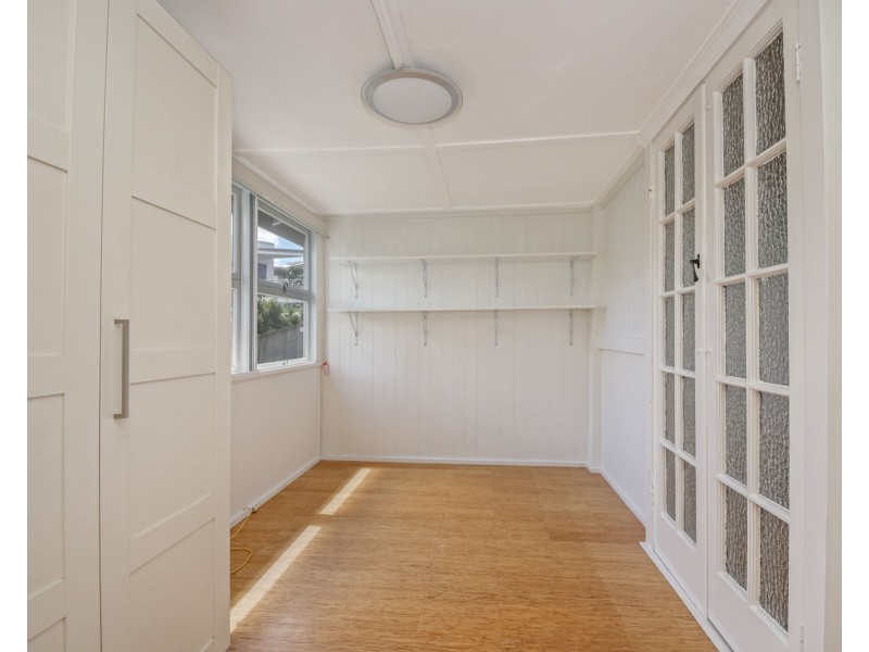 52 Power Street, Norman Park QLD 4170