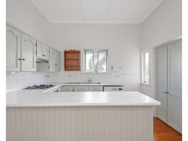 52 Power Street, Norman Park QLD 4170