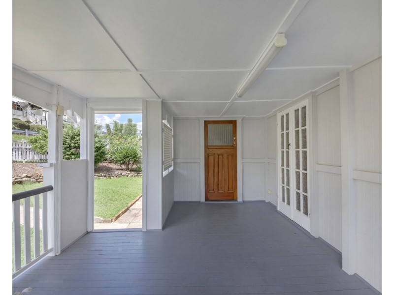 52 Power Street, Norman Park QLD 4170