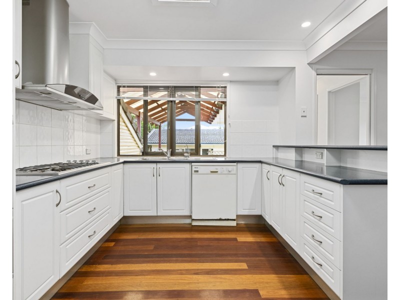 14 Meyrick St, Cannon Hill QLD 4170