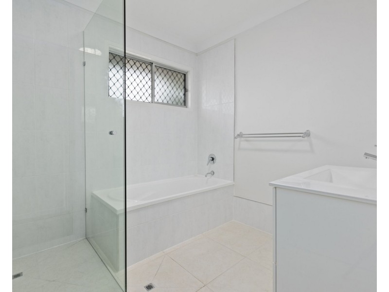 14 Meyrick St, Cannon Hill QLD 4170