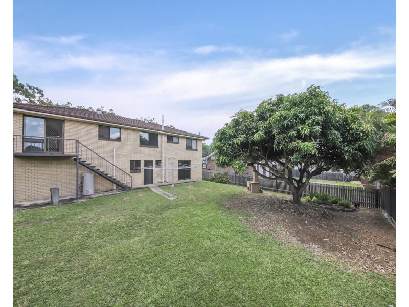 101 Meadowlands Road, Carindale QLD 4152