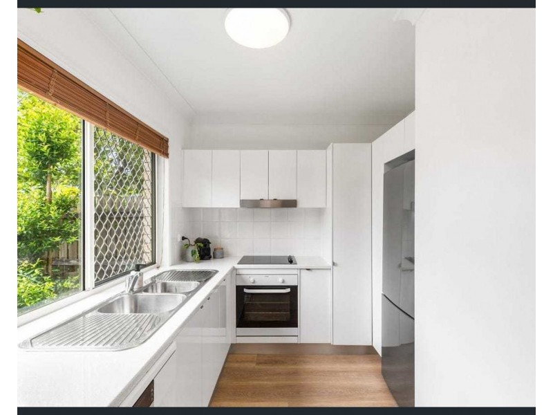 6/180 Seville Rd, Holland Park QLD 4121