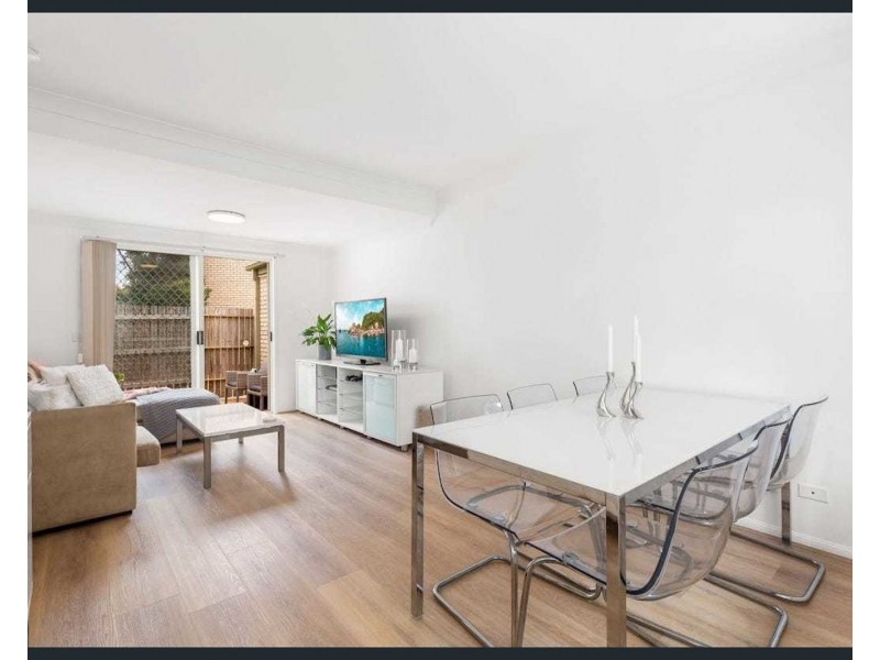 6/180 Seville Rd, Holland Park QLD 4121