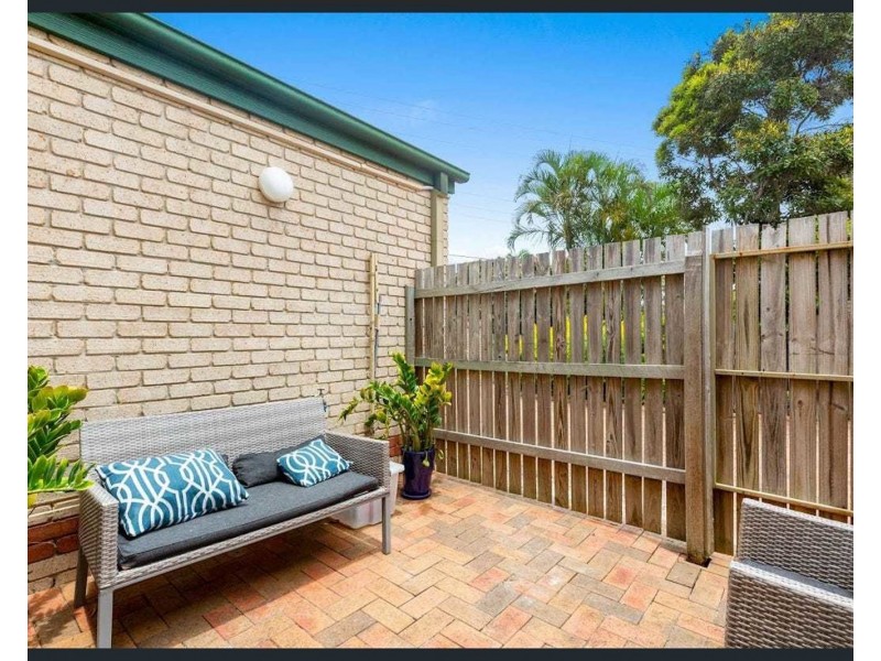 6/180 Seville Rd, Holland Park QLD 4121