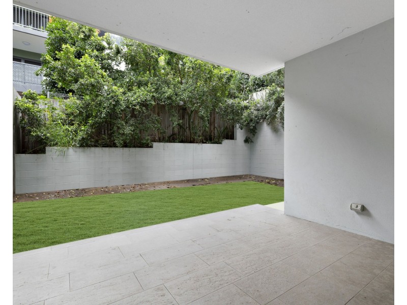 2/37 Palmer Street, Greenslopes QLD 4120