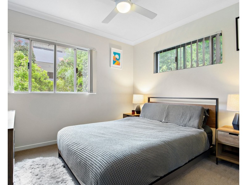 2/37 Palmer Street, Greenslopes QLD 4120