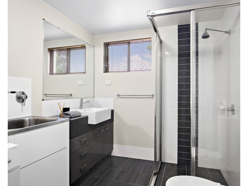 2/37 Palmer Street, Greenslopes QLD 4120