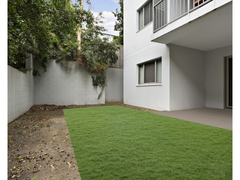 2/37 Palmer Street, Greenslopes QLD 4120