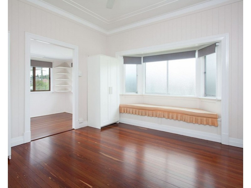 5 Nellie Street, Camp Hill QLD 4152