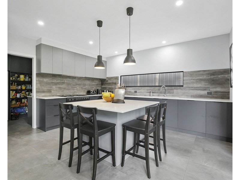 15 Edgehill Street, Nathan QLD 4111
