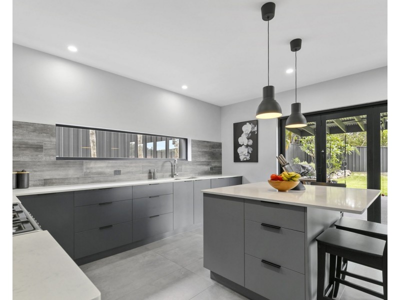 15 Edgehill Street, Nathan QLD 4111