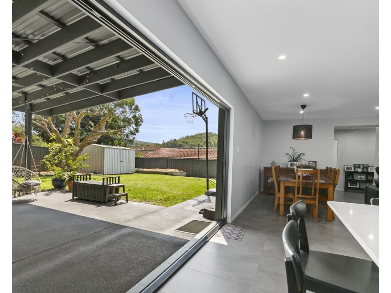 15 Edgehill Street, Nathan QLD 4111