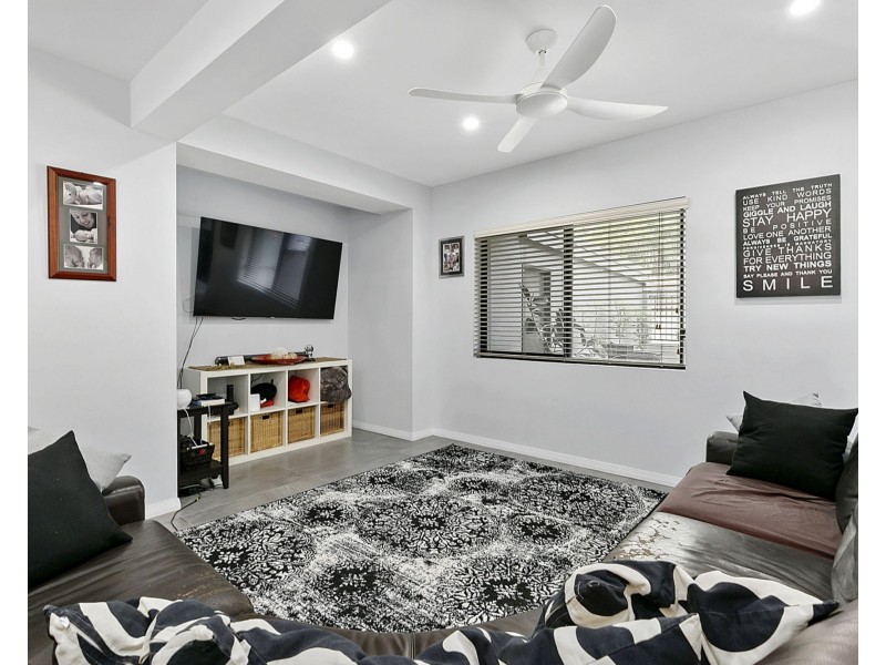 15 Edgehill Street, Nathan QLD 4111