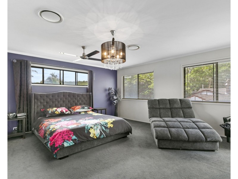 15 Edgehill Street, Nathan QLD 4111