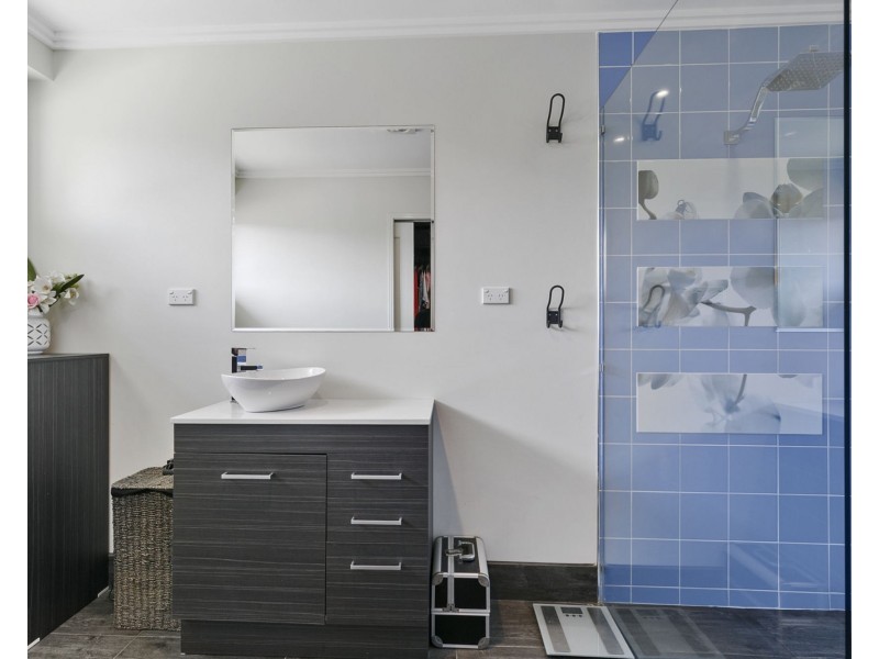 15 Edgehill Street, Nathan QLD 4111