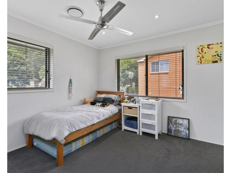 15 Edgehill Street, Nathan QLD 4111