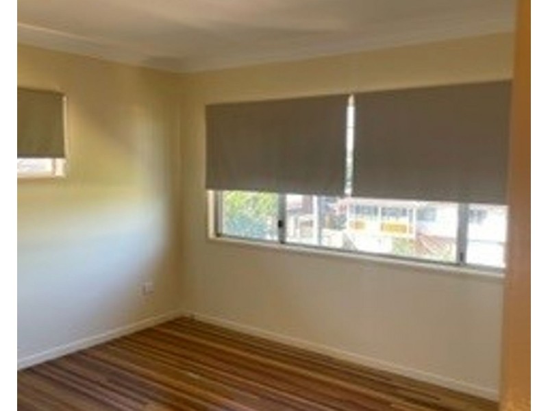 196 Broadwater Rd, Mansfield QLD 4122