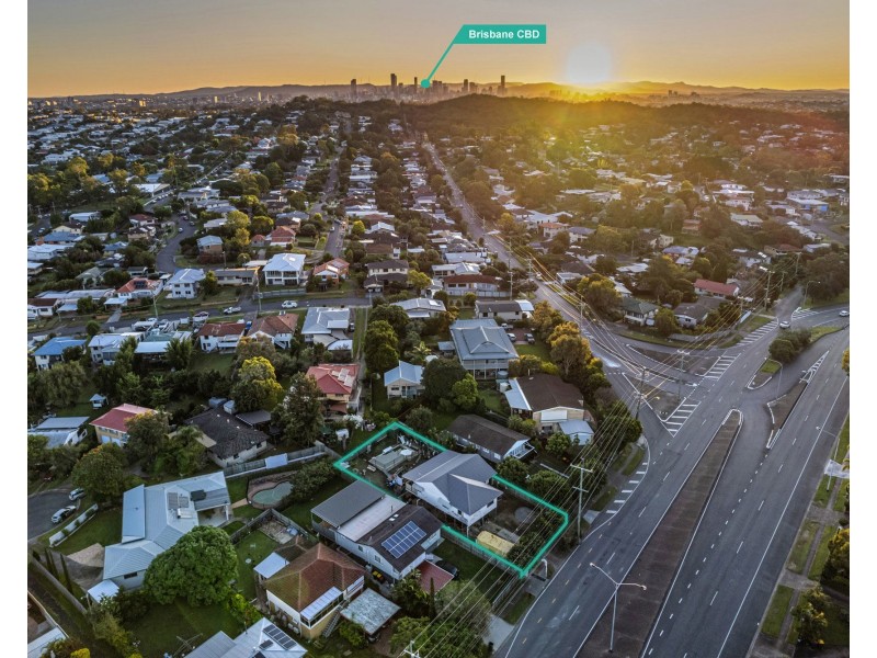 1572 Creek Road, Carina QLD 4152