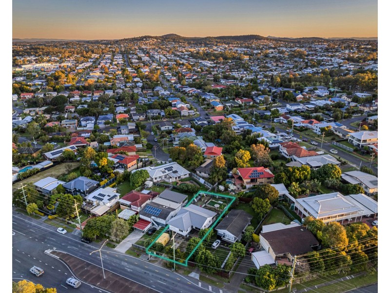 1572 Creek Road, Carina QLD 4152