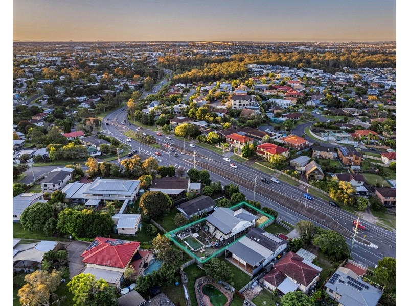 1572 Creek Road, Carina QLD 4152