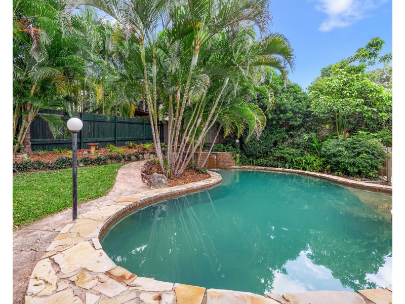 3 Wollombi Place, Holland Park QLD 4121