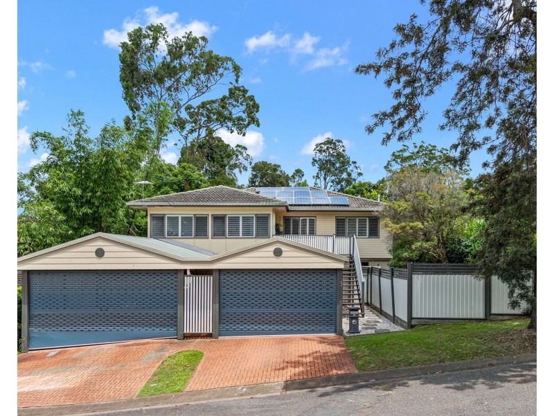 3 Wollombi Place, Holland Park QLD 4121